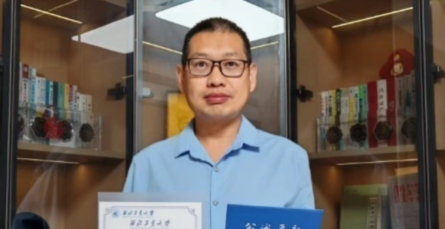 叛逆女儿对爸爸说“有本事你去考个研究生”，44岁“老登”一战上岸缩略图