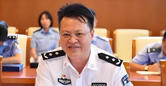 公安部部长助理胡彬郴已调任江苏工作_腾讯新闻