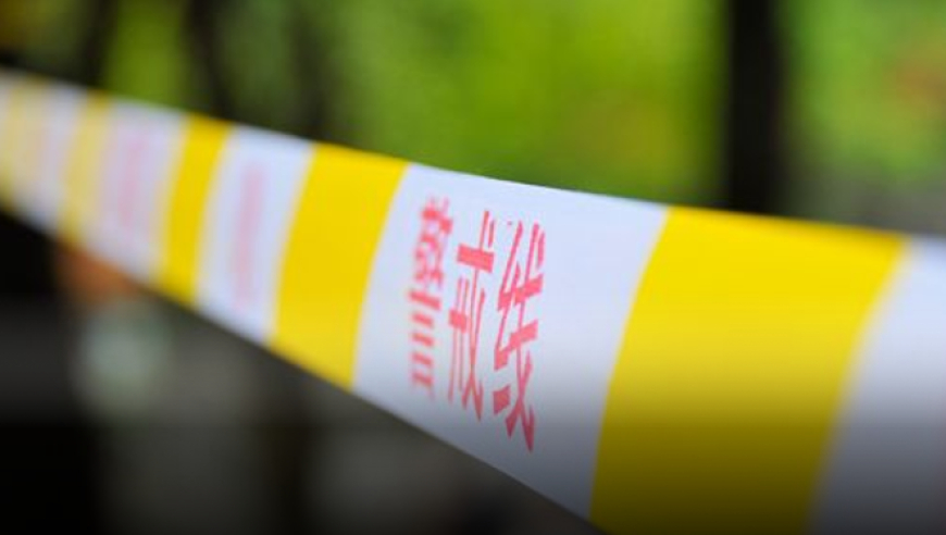 上海宝山消防：一装修建筑发生局部坍塌，2人已送医，1人正在搜救中