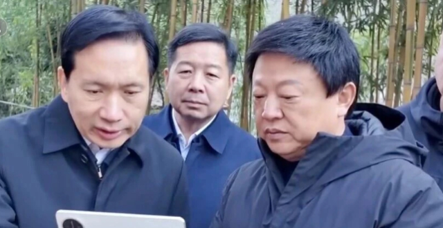 省委书记赴“网红山”缩略图