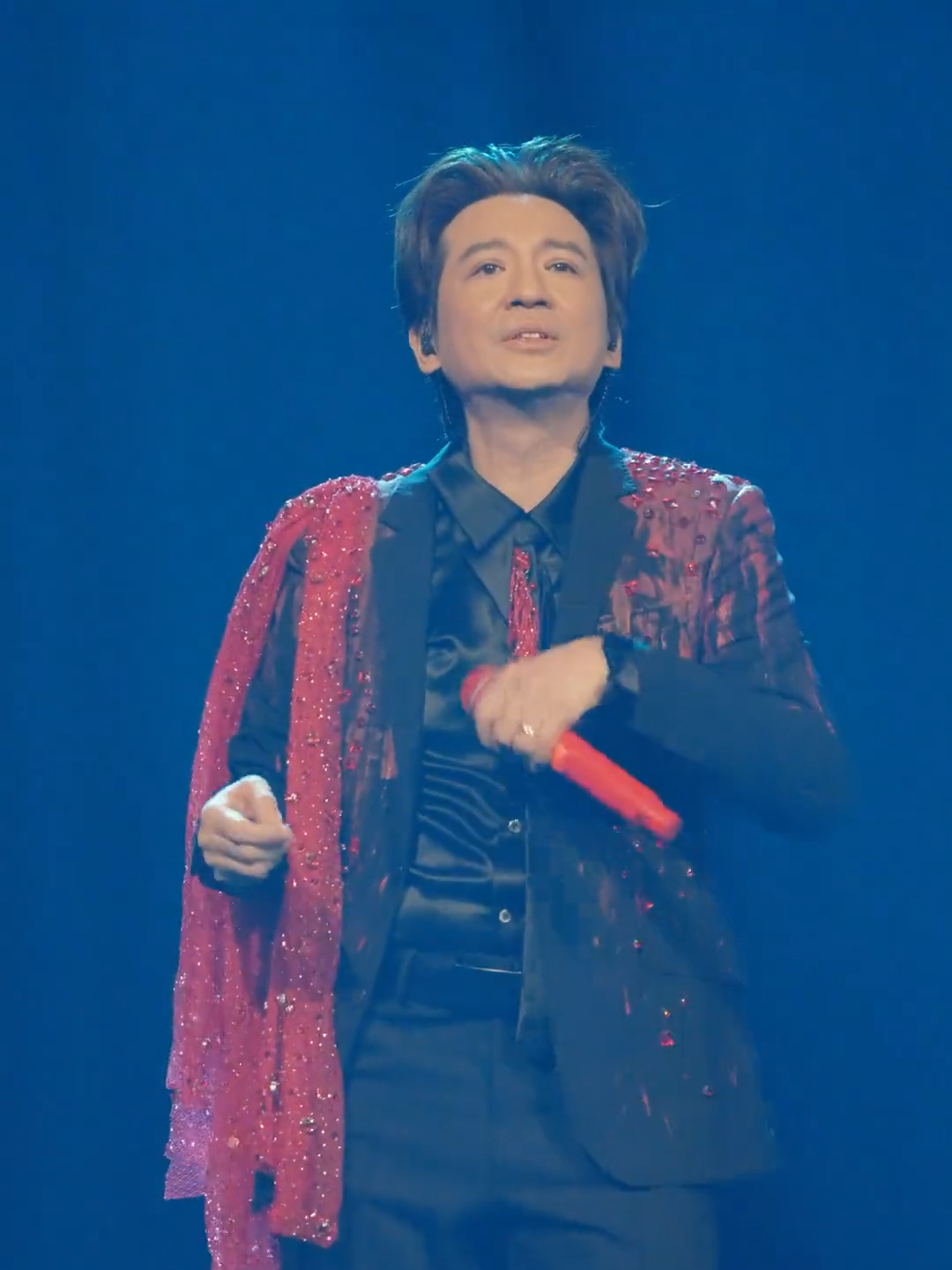 “纵使分开多么远，也会听到你呼唤”《遥望》_腾讯新闻