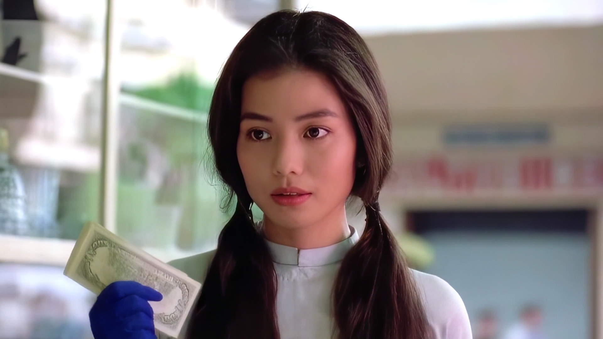看钟楚红年轻时的颜值巅峰,一首《诺言》带你回顾美女的娇俏模样!