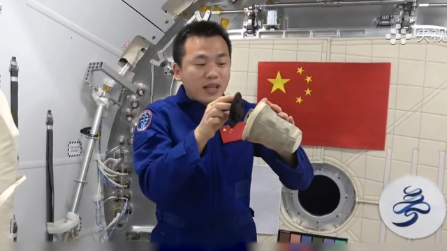 宋令东揭秘航天员在太空如何上厕所_腾讯新闻