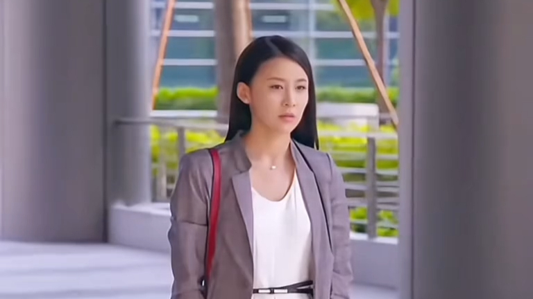 《妻子的谎言》李夏曦发现自己结婚那天，父亲就在现场_腾讯新闻
