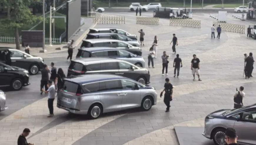 月销十万辆与困守三万辆，汽车新势力淘汰赛愈演愈烈