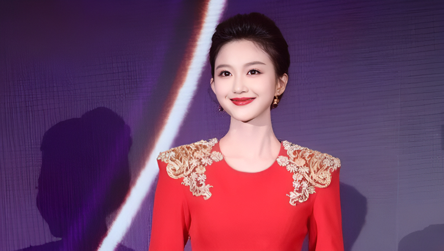 央视春晚主持人新面孔，刘心悦是谁？