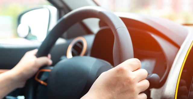 国安部披露：两名外籍间谍乘客偷拍部队营区布防等敏感信息，网约车司机加速冲向部队大门，抢下手机保留证据，获特别重大贡献奖励缩略图