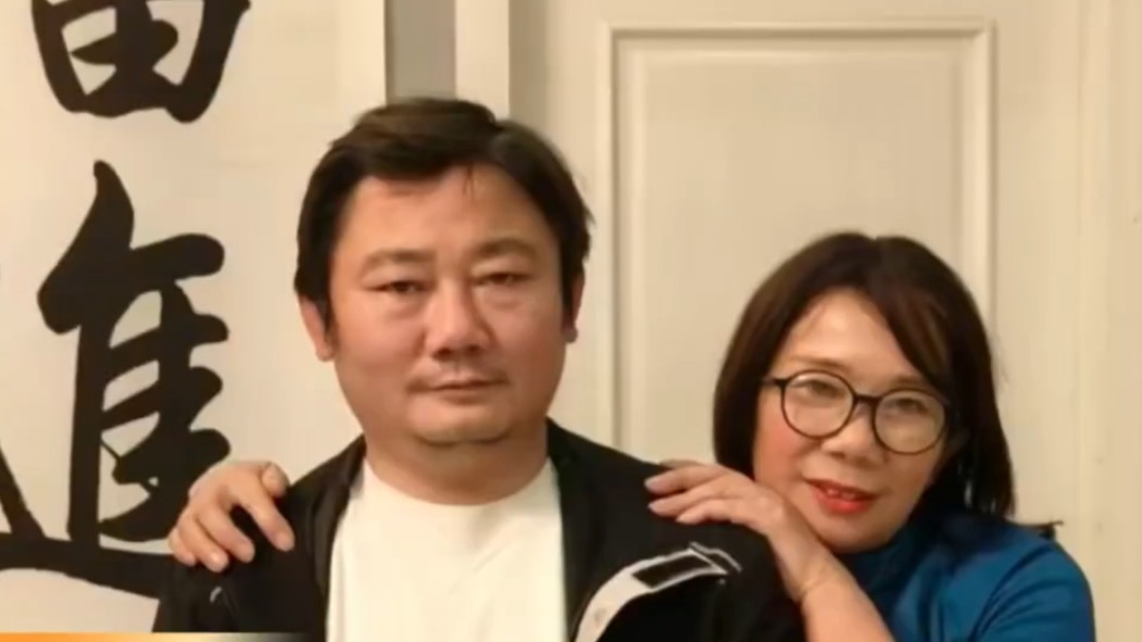 张雪母亲何琼身份曝光：湖南诗人+作家，曾抵押房子借他55万创业_腾讯新闻