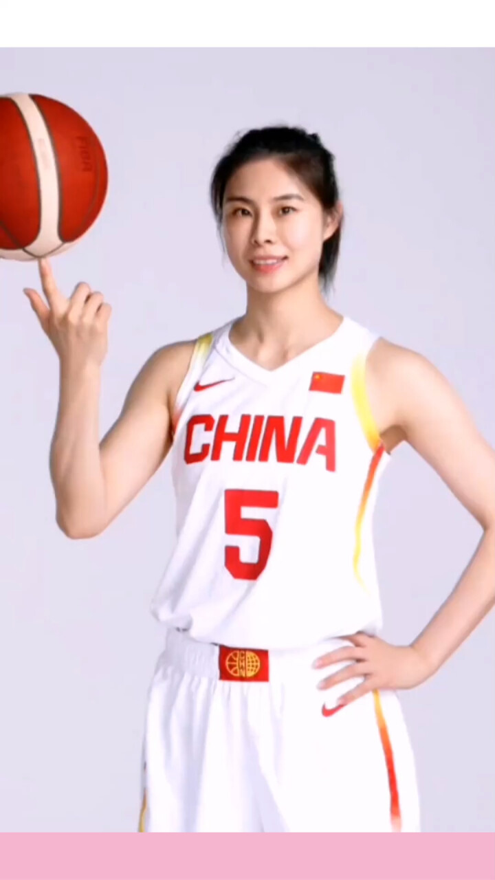 且看且珍惜？中国女篮王思雨奥运会表现！她还能打得更好！_腾讯新闻