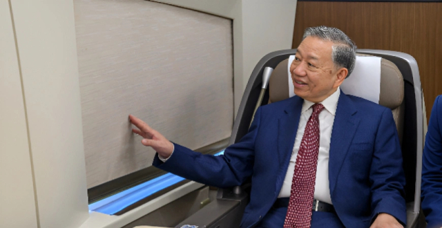 越共中央总书记、国家主席苏林从北京乘高铁赴广西参访缩略图