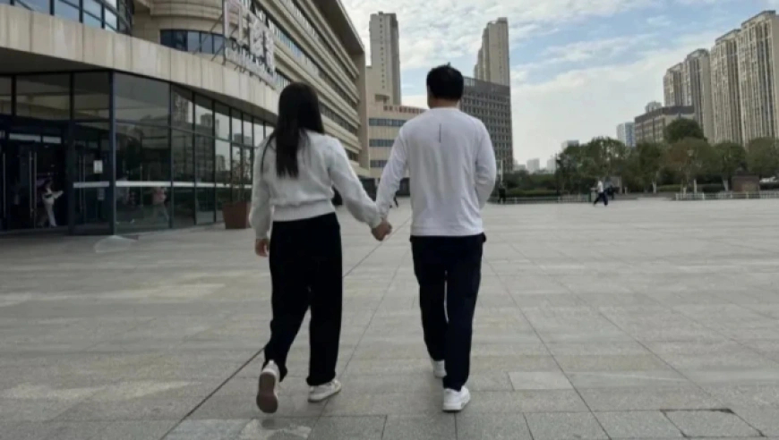 9胞胎妈妈减胎后剩下的两胎也没保住 丈夫：感染严重只能保大人弃小孩