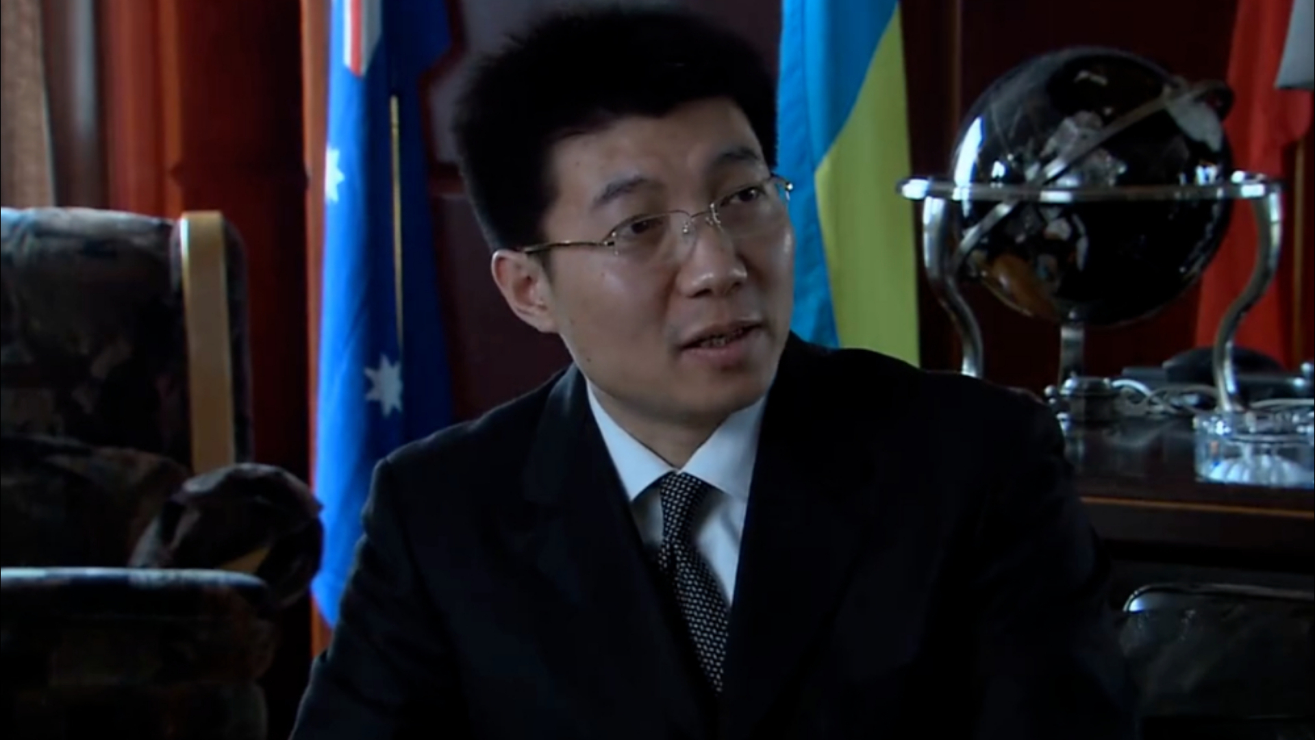中央戏剧学院院长郝戎被查 曾是章子怡刘烨等明星老师 出演过《婚姻保卫战》_腾讯新闻