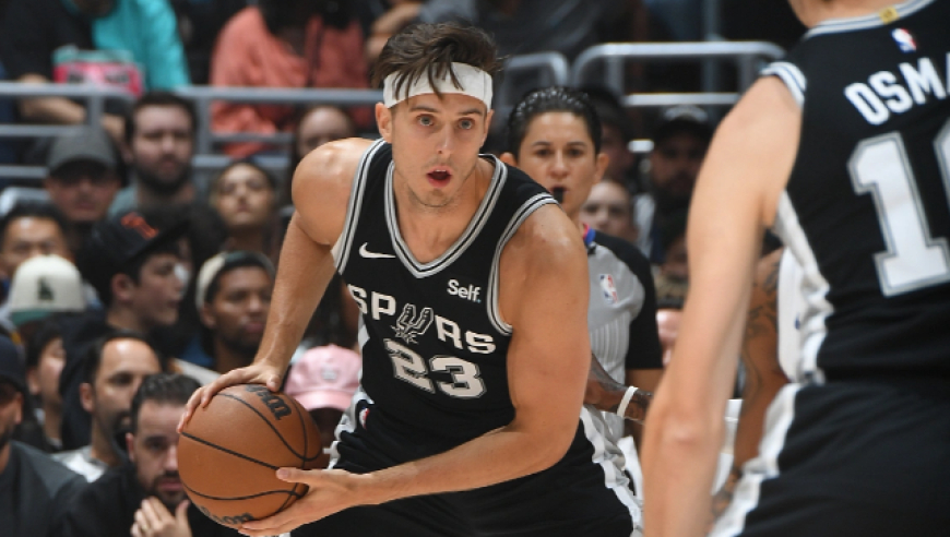 竞者丨NBA第一男模科林斯 他身上所经历的黑暗 才是他真正的光