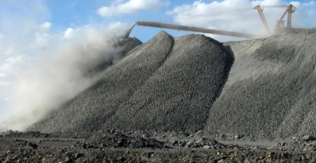 日本挖到含稀土泥浆，高市宣称“下下代都用不完”，专家称成果被夸大缩略图