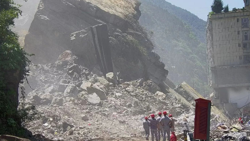 『专题』重庆彭水山体崩塌灾害造成11人死亡、50人失联