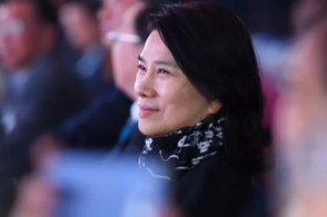"Dong Mingzhu Recalca la Seguridad de los Vehículos Eléctricos de GREE en Comparación con Lei Jun"