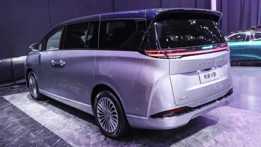 极狐问道V9预售21.99万起搭华为增程+磁流变悬架MPV新王来袭？