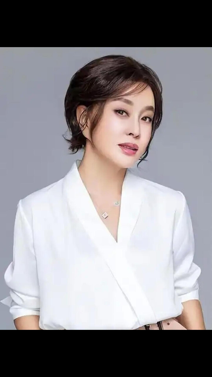 记吃不记打？刘晓庆又被爆偷税，涉案金额330万，专门成立小微企业偷税？_腾讯新闻