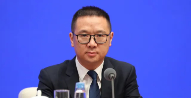 中央决定：黄果任国家药监局党组书记缩略图