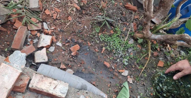 画面曝光！台陆军实弹射击发生意外，炮弹突然偏轨误落民宅，3户受波及缩略图