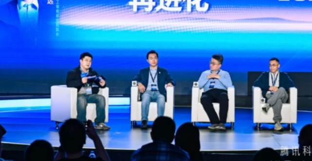 学者、投资人、创业者共论2025大模型进化的三条路径缩略图