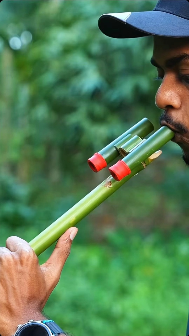在雨林里掏出这把“竹枪”，当地人都看呆了_腾讯新闻
