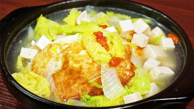 这道三鲜汤太有营养了，上桌全家都爱喝，汤汁浓郁，味美鲜香_腾讯新闻
