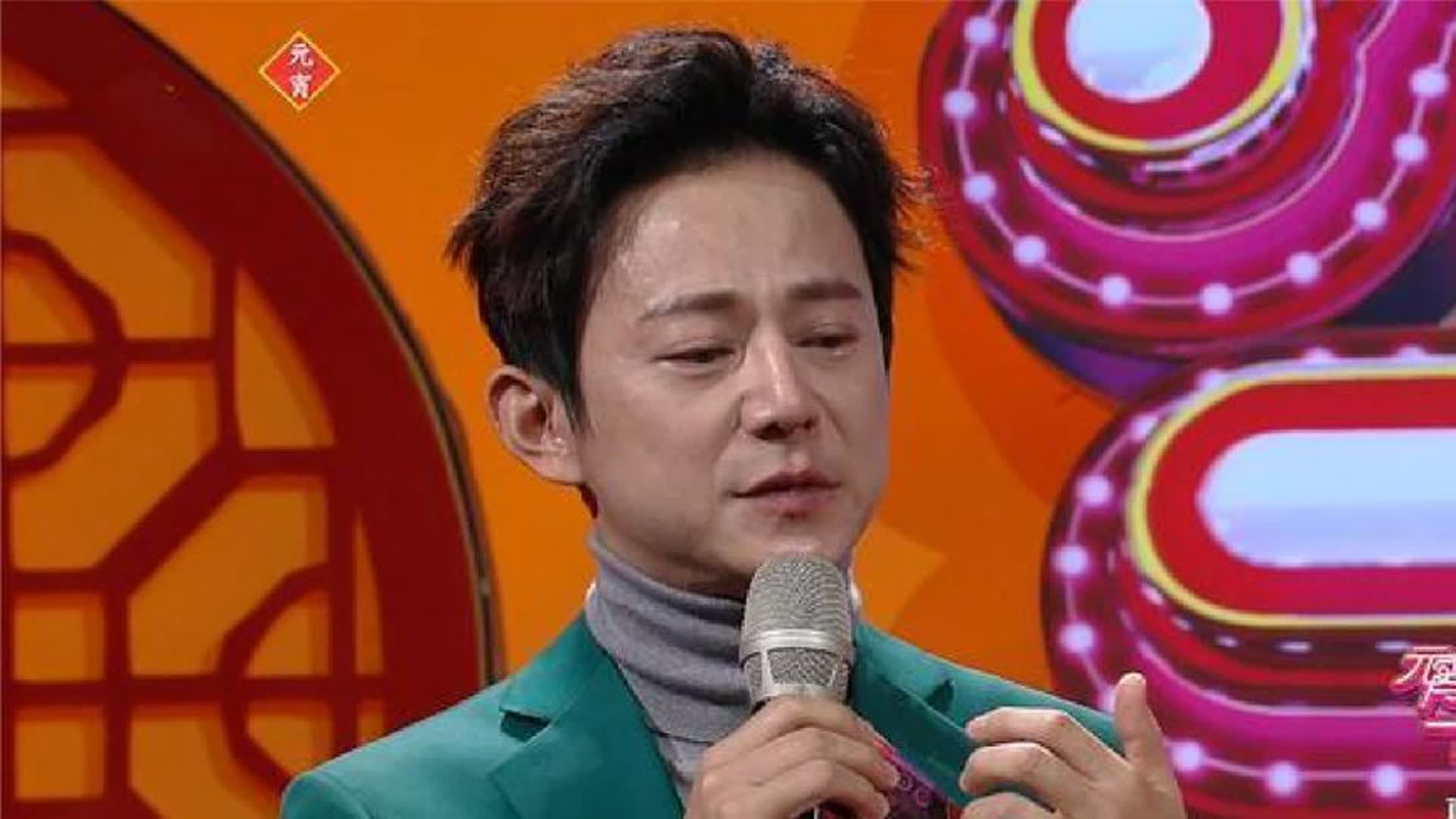 何炅最难忘的跨年晚会,现场情绪失控流泪,父亲去世强撑主持