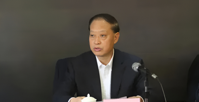 打虎！青岛市人大常委会原主任王文华，被查缩略图