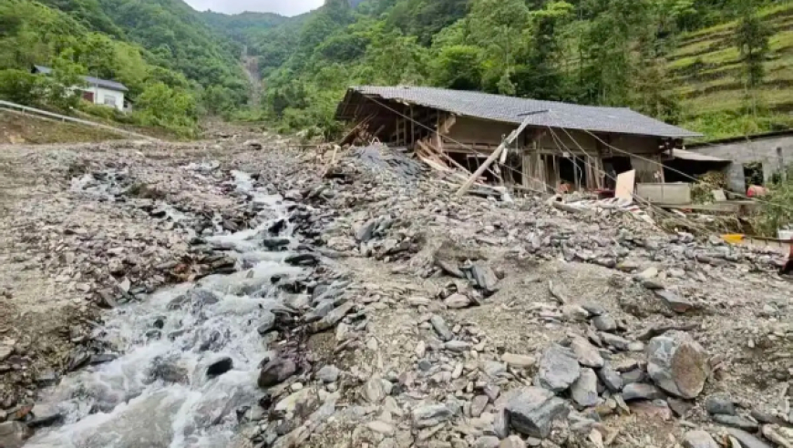『专题』暴雨致湖南石门6人死亡10人失联，记者徒步3.5小时进村
