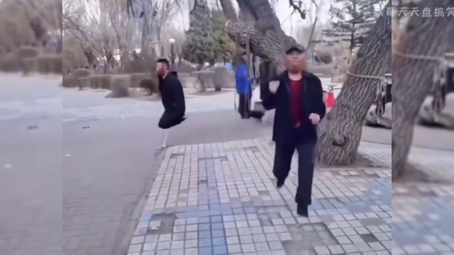 盘点人类社死瞬间：小姐姐一不小心就社死了，太尴尬了！_腾讯新闻