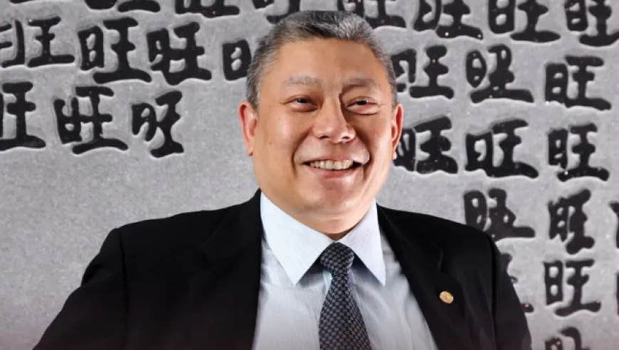 老牌零食巨头，69岁董事长自揭家丑