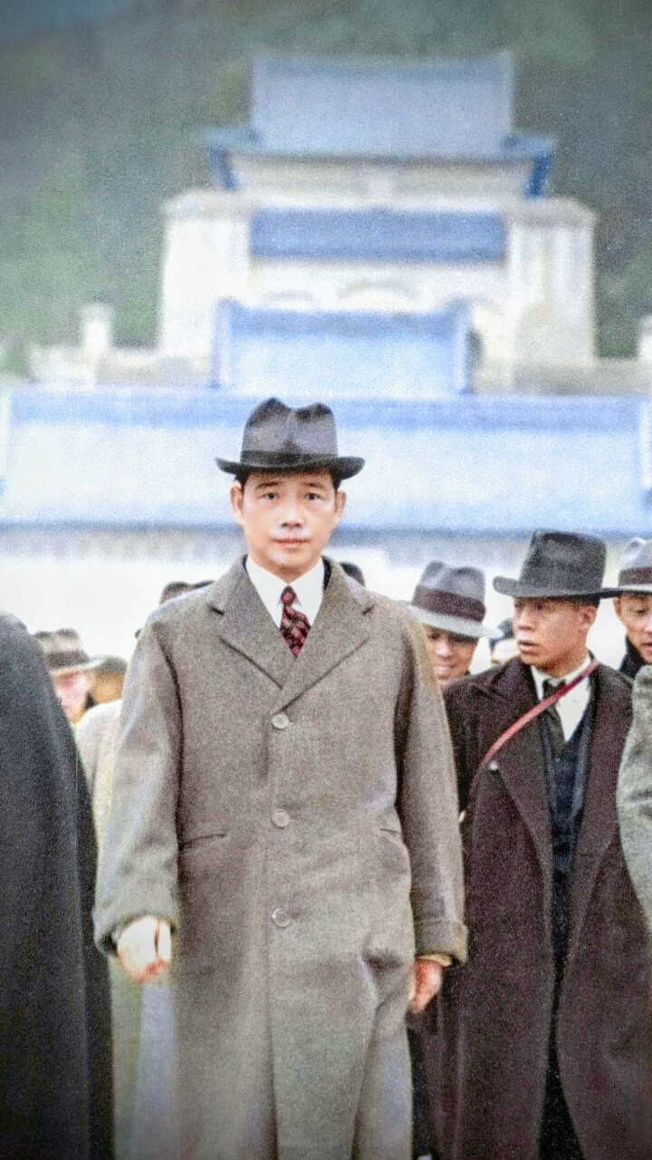 1940年，大汉奸汪精卫率手下拜谒中山陵_腾讯新闻