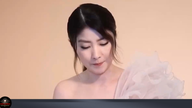 陈慧琳娱乐圈地位有多高？叔叔身份不简单，向华强都要礼让三分_腾讯新闻