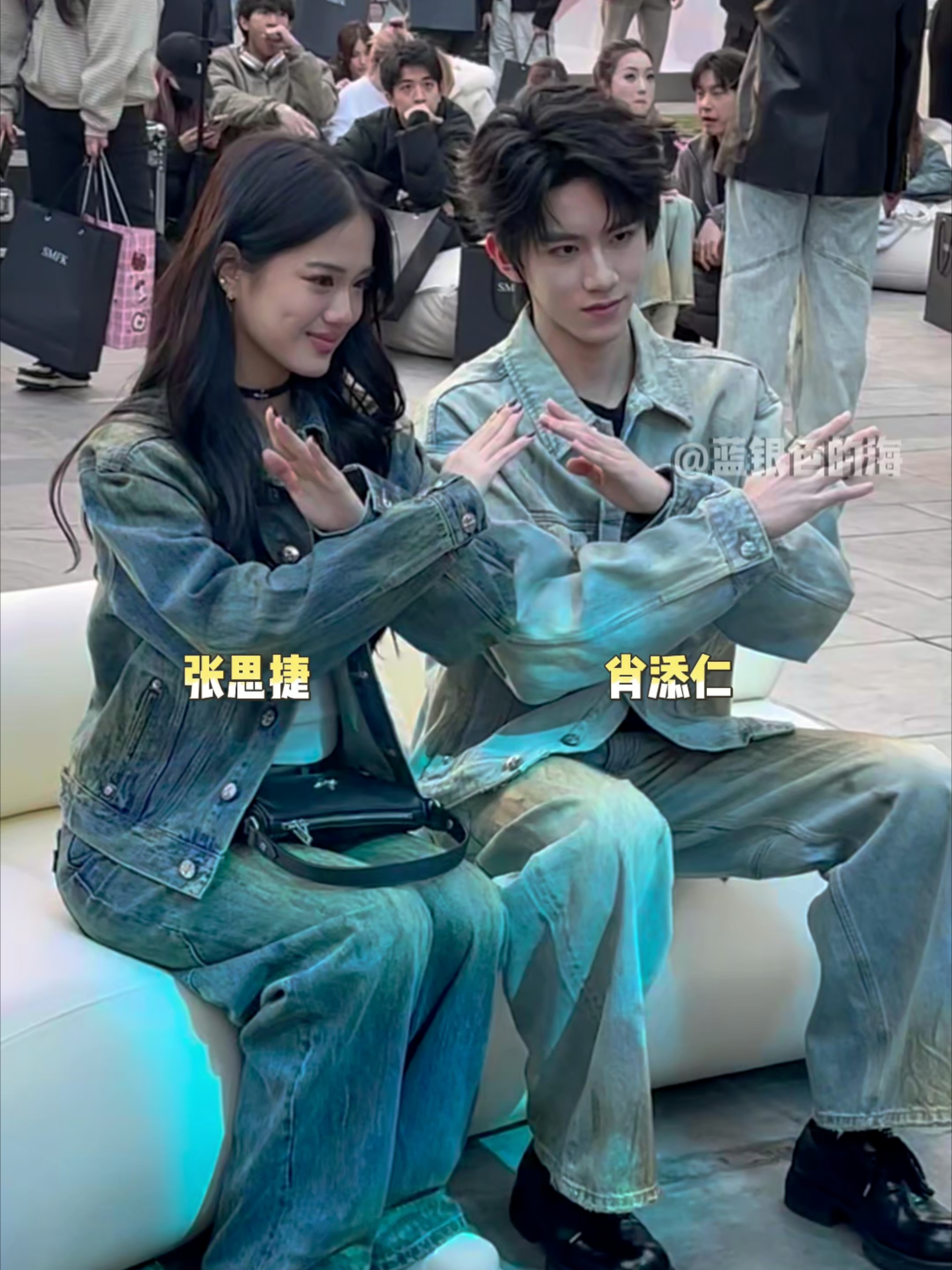 偶遇钟丽缇女儿Jaden张思捷和肖添仁 好美好帅的两个宝宝~！_腾讯新闻