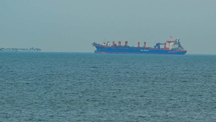 伊朗称霍尔木兹海峡已关闭 将打击所有试图通过的船只