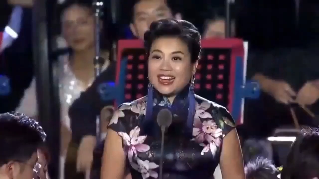 张也和王丽达同唱一首歌，张也一开口，才明白什么叫差距_腾讯新闻