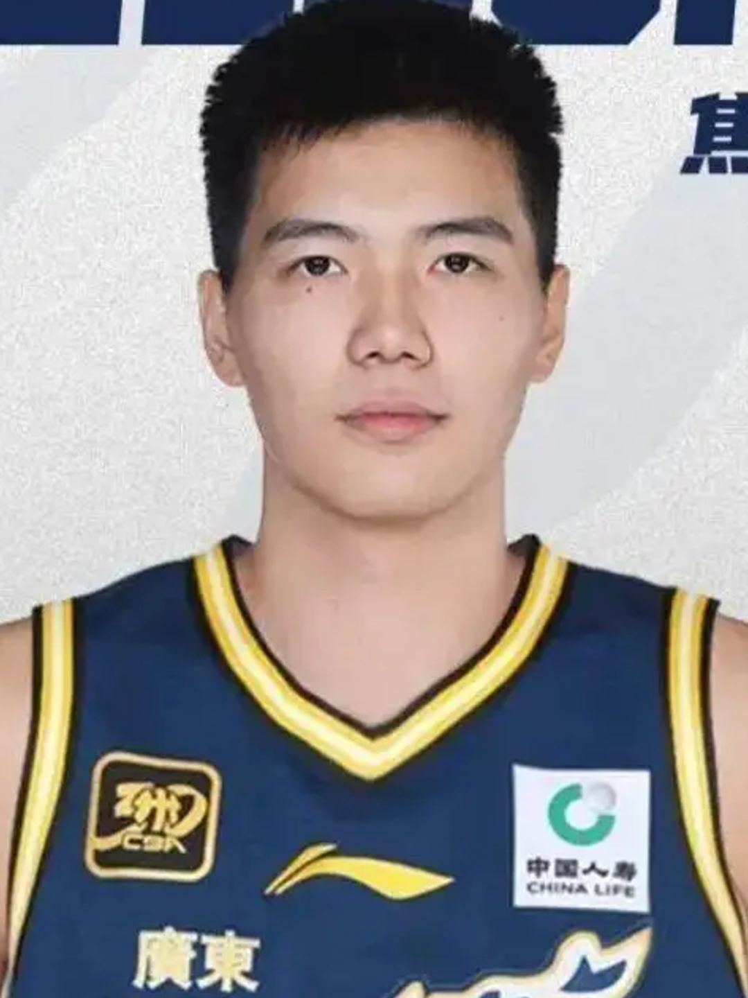 易建联接班人来了！焦泊乔代表广东男篮打热身赛 秀飞身暴扣_腾讯新闻