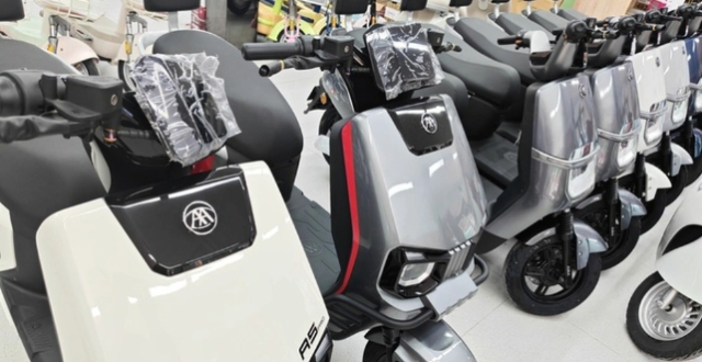 遭遇“倒春寒”！单店销量下滑超三成，品牌电动车为何一边滞销一边涨价？缩略图