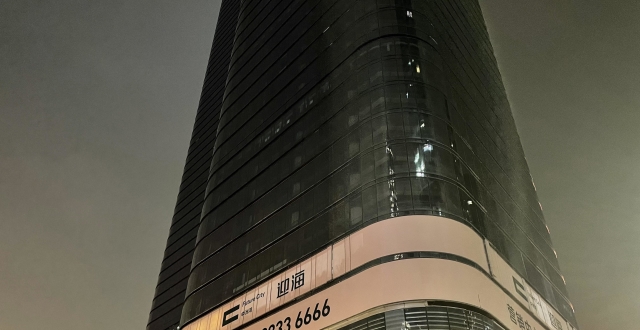深圳一楼盘还没备案，私收诚意金提前锁房号？开发商回应了_腾讯新闻