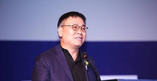 19.创投教父阎焱：从小米5年500亿到字节7年5000亿，AI时代会更疯狂_腾讯新闻