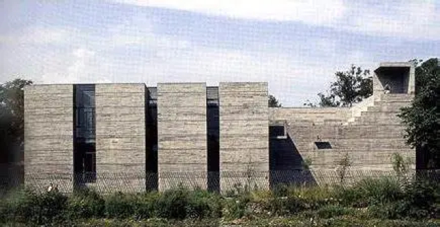 中国建筑师刘家琨获建筑界“奥斯卡”奖，他设计的建筑有多牛？这次获奖有何重要意义？_腾讯新闻
