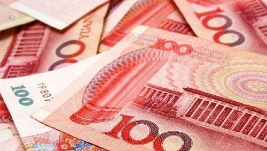 民警卧底传销组织拍下视频，疯狂洗脑场面曝光：喝“82年的拉菲”，成捆现金丢在浴缸随便拿