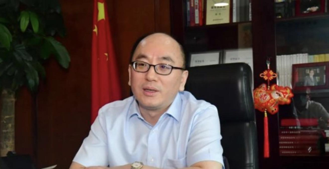 宝钢股份副总胡宏被带走，公告辞去副总职务_腾讯新闻