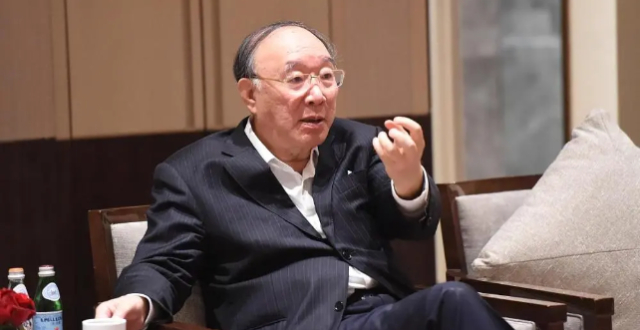 黄奇帆一个月前还曾公开露面