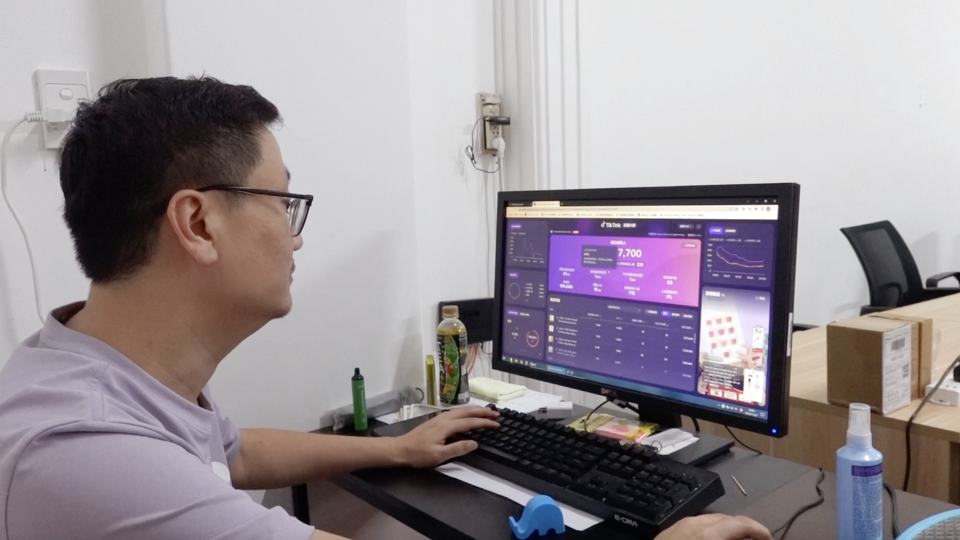 ���ù��ڴ�ҵ�ľ����Խ�ϵ�����ֱ��׬��Ǯ