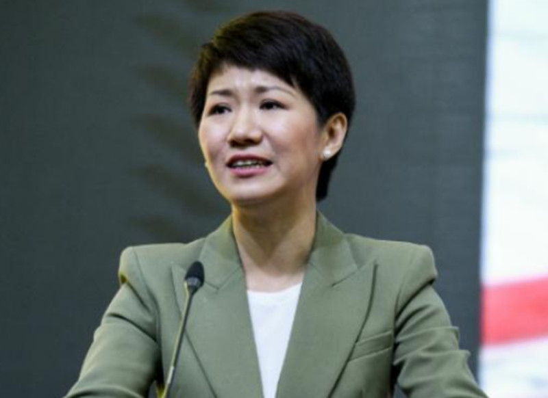 她是央视英语主持人,因说的一段话,令观众对她的印象转变!