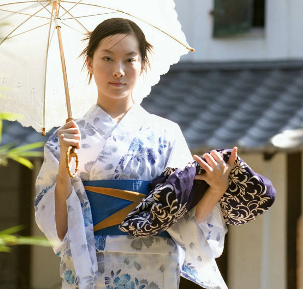 日本和服 日本女性与和服相伴 和服是日本的民族服饰