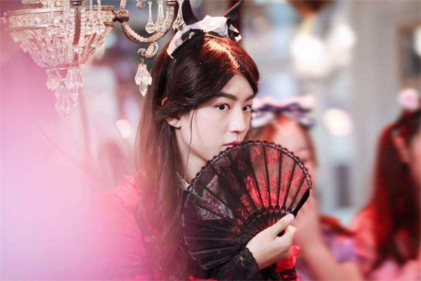 王俊凯:我女装性感,王源:我女装可爱,肖战:一边去,看我的!