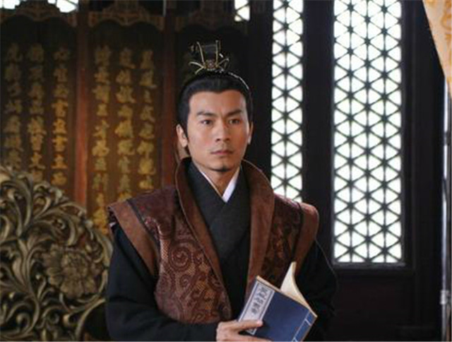 夫妻共患难刘知远随后在山西称帝,建立后汉,郭威作为开国功臣,成为